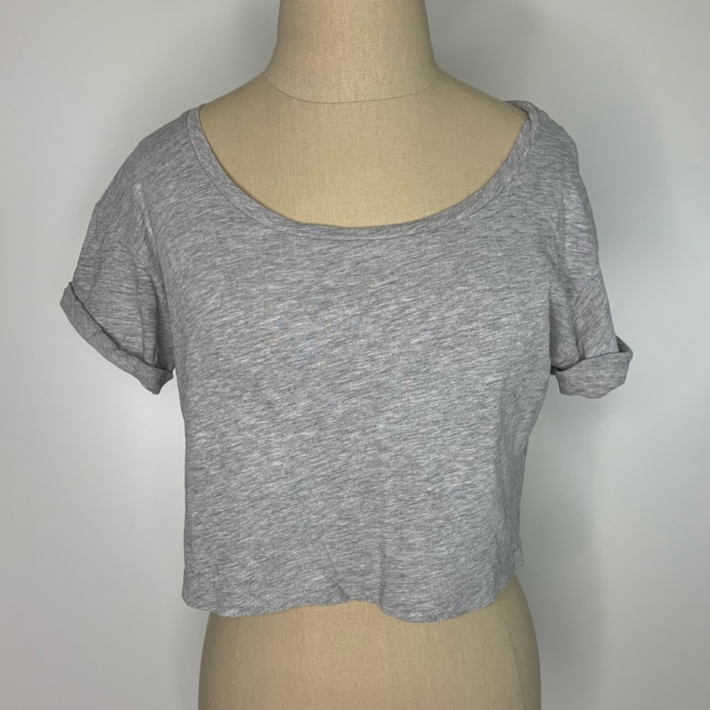 Gray crop Top short sleeve size: Medium